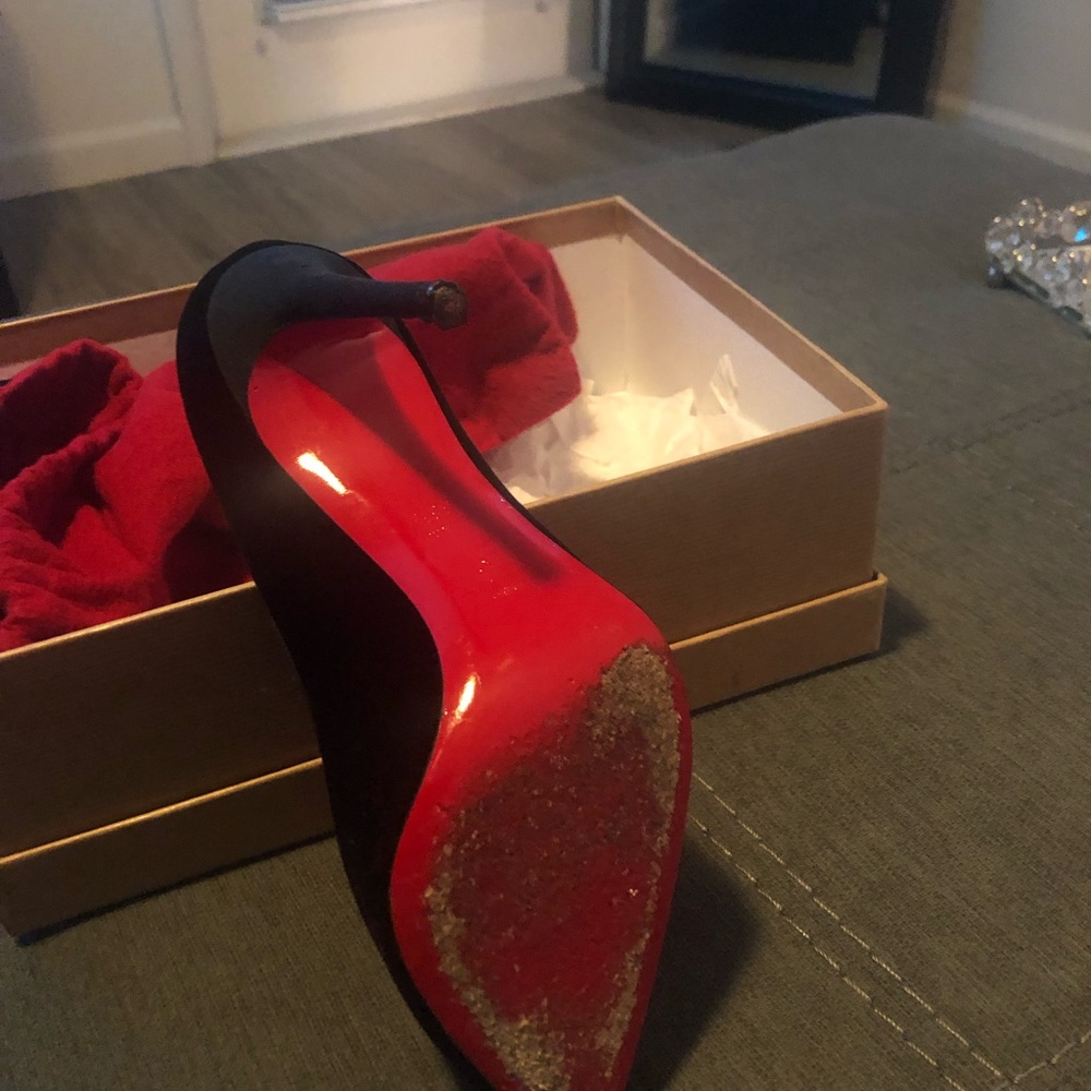 Christian louboutins - Picture 3 of 4